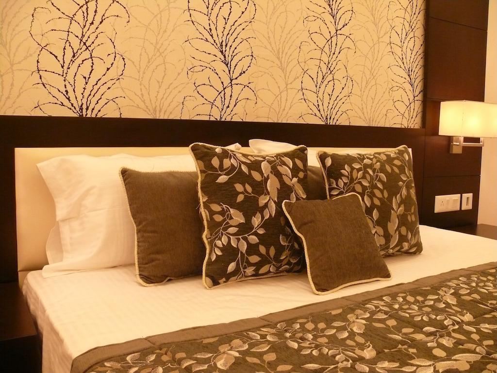 Ramada Jamshedpur Bistupur Hotel Exterior photo
