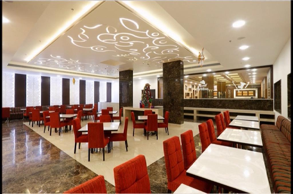Ramada Jamshedpur Bistupur Hotel Exterior photo