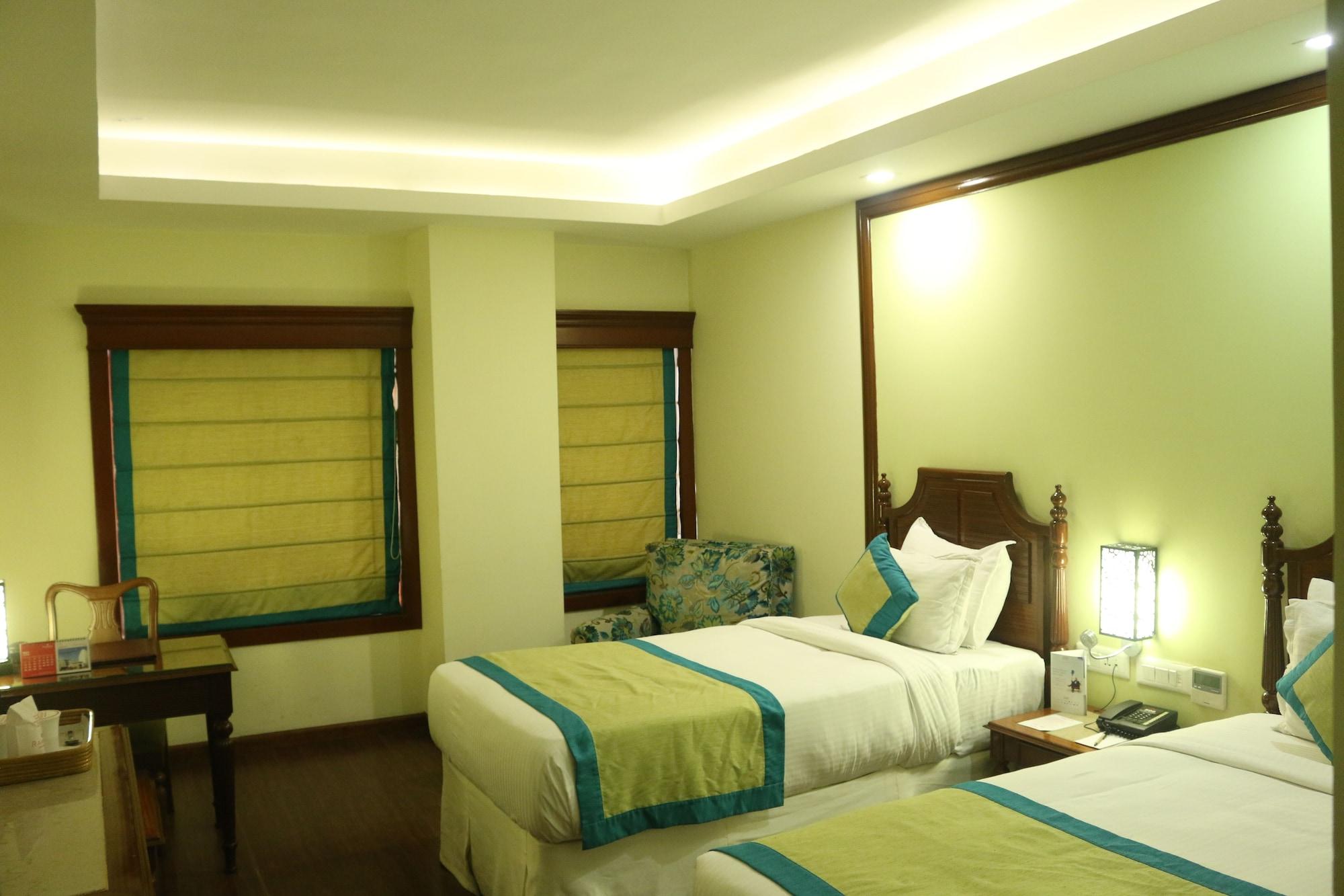 Ramada Jamshedpur Bistupur Hotel Exterior photo