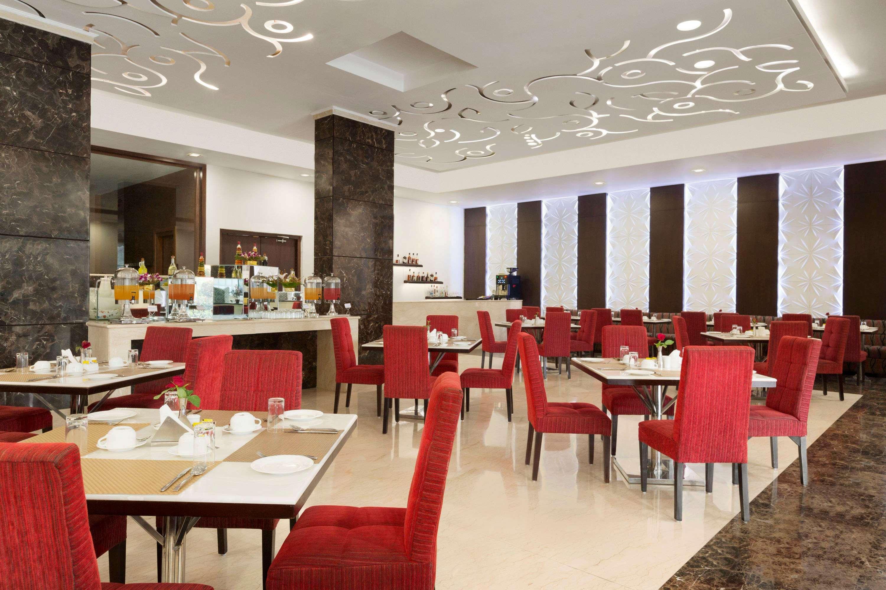 Ramada Jamshedpur Bistupur Hotel Exterior photo