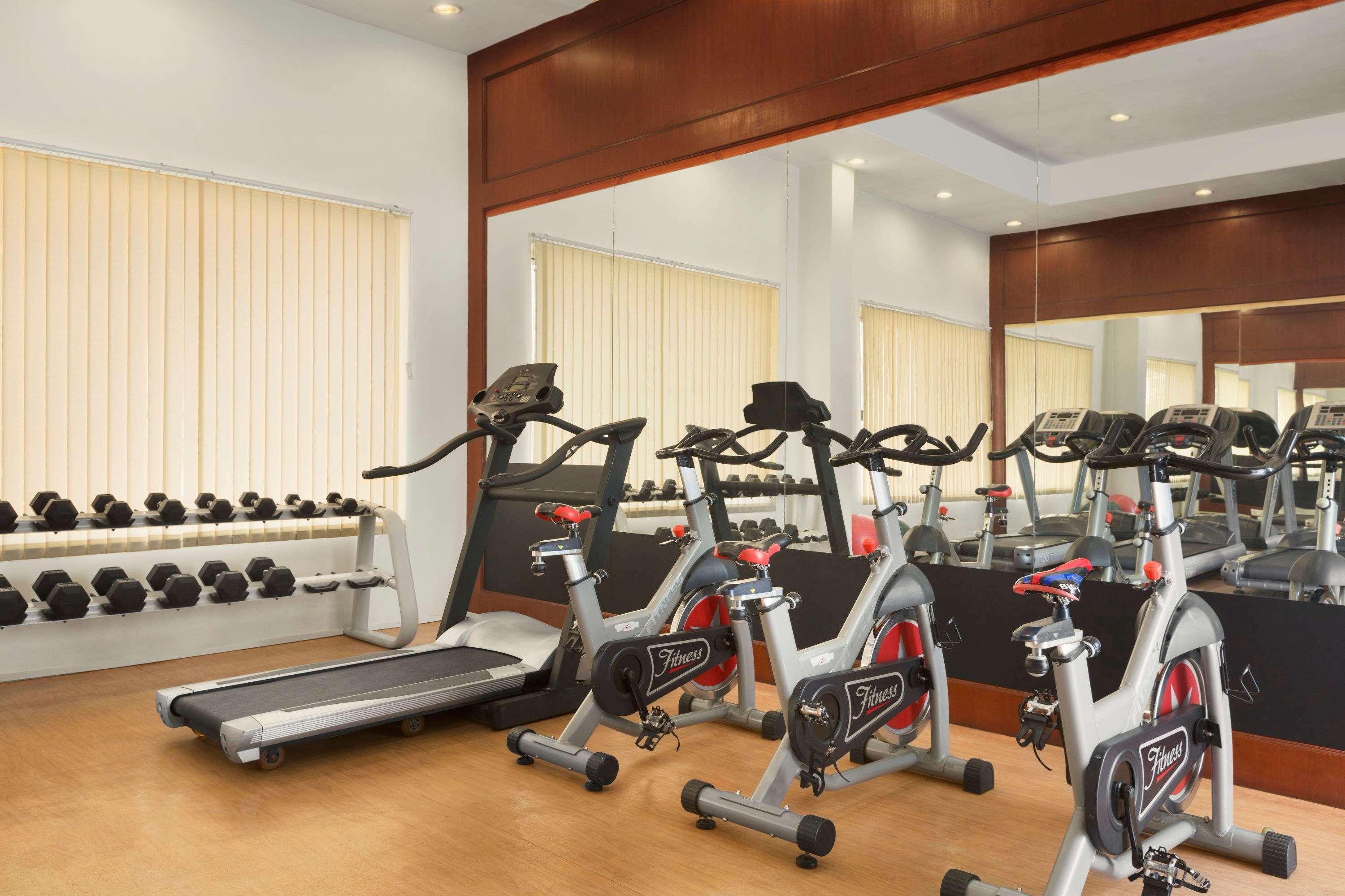 Ramada Jamshedpur Bistupur Hotel Exterior photo