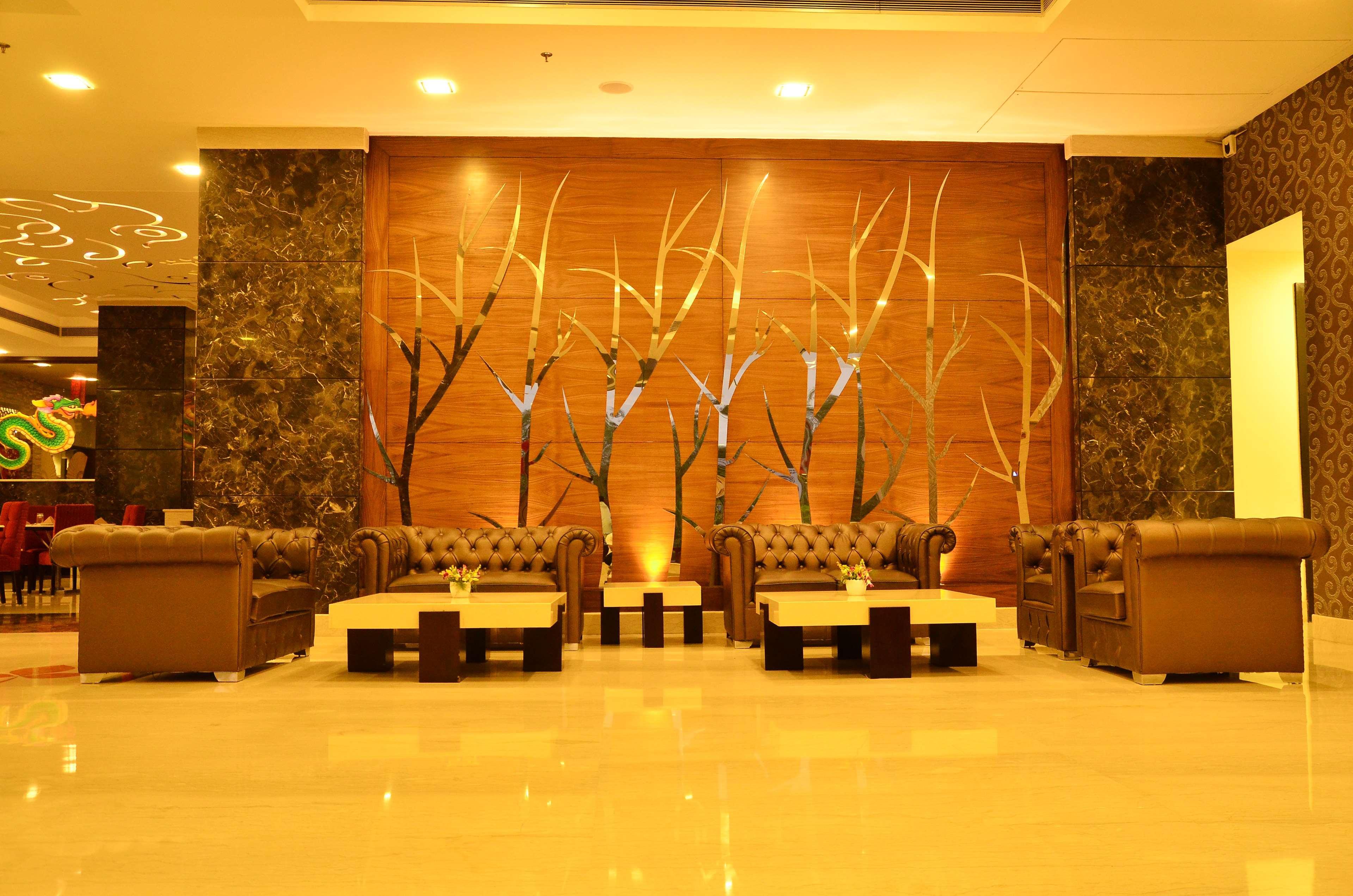 Ramada Jamshedpur Bistupur Hotel Exterior photo