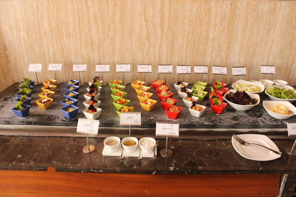 Ramada Jamshedpur Bistupur Hotel Exterior photo