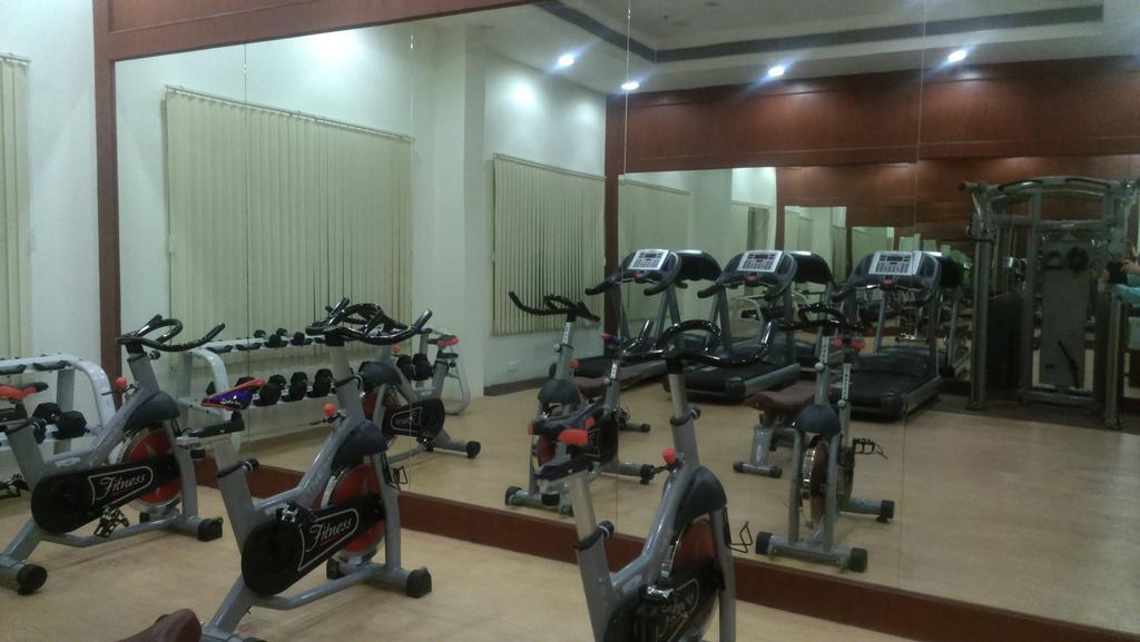 Ramada Jamshedpur Bistupur Hotel Exterior photo